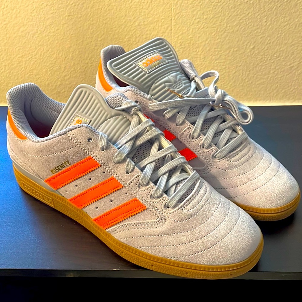 Grey orange Adidas Skateshoe